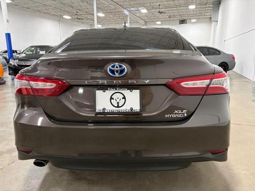 2019 Toyota Camry Hybrid XLE