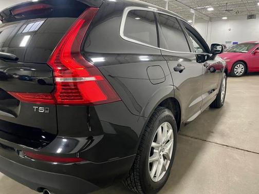 2020 Volvo XC60 T5 Momentum
