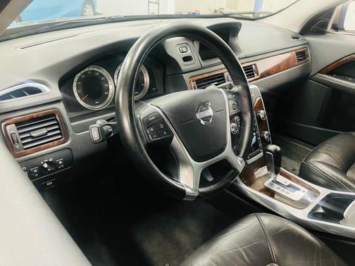 2012 Volvo XC70 T6 Premier Plus