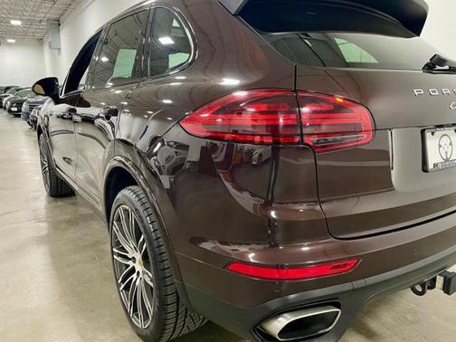2018 Porsche Cayenne Platinum Edition