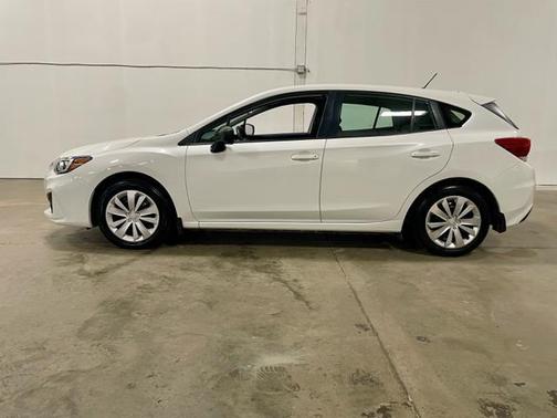 2017 Subaru Impreza 2.0i