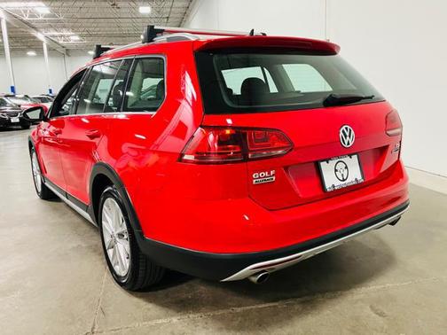 2017 Volkswagen Golf Alltrack TSI S
