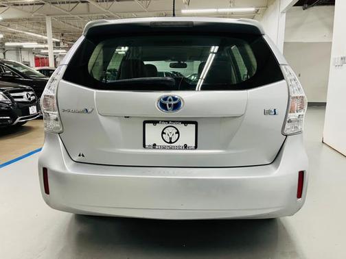 2012 Toyota Prius v Five