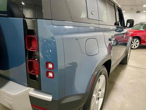 2024 Land Rover Defender 110 P400 S