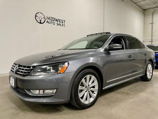 Gray 2013 Volkswagen Passat 2.5 SEL Premium