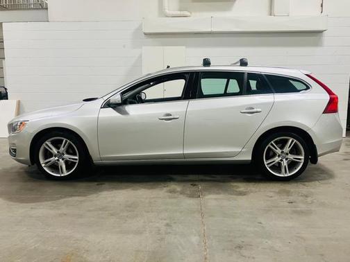 2017 Volvo V60 T5 Premier