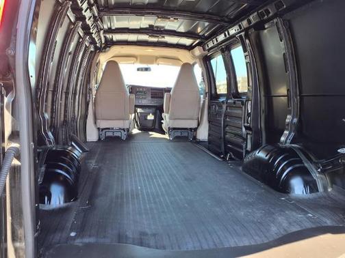 2023 GMC Savana 2500 Work Van