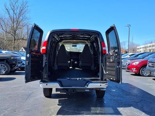 2023 GMC Savana 2500 Work Van