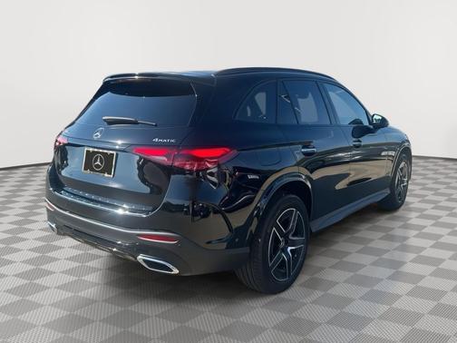 BLACK 2026 Mercedes-Benz GLC 300 4MATIC