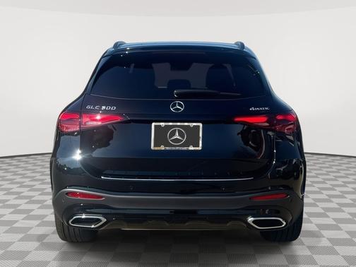 BLACK 2026 Mercedes-Benz GLC 300 4MATIC