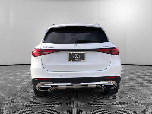 2025 Mercedes-Benz GLC 300 4MATIC