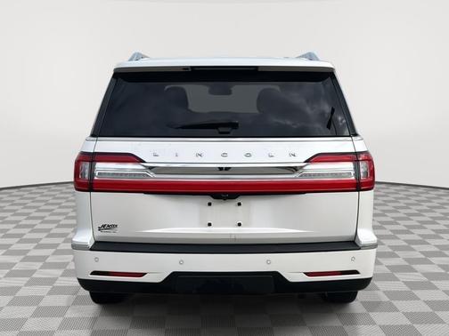 2019 Lincoln Navigator Select