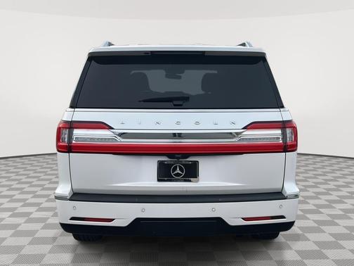 2019 Lincoln Navigator Select