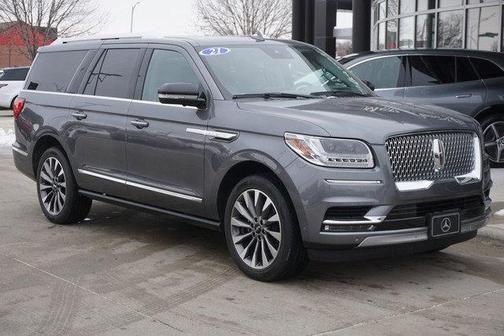Photo 3 of 31 of 2021 Lincoln Navigator L Reserve