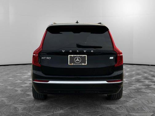 2023 Volvo XC90 Recharge Plug-In Hybrid T8 Ultimate Bright Theme 7-Seater