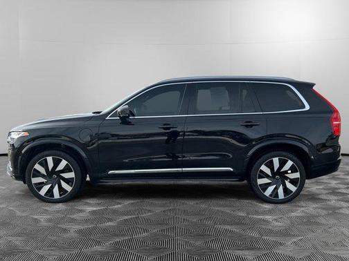 2023 Volvo XC90 Recharge Plug-In Hybrid T8 Ultimate Bright Theme 7-Seater