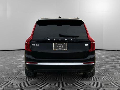 2023 Volvo XC90 Recharge Plug-In Hybrid T8 Ultimate Bright Theme 7-Seater
