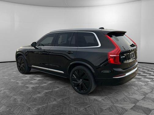 2023 Volvo XC90 Recharge Plug-In Hybrid T8 Ultimate Bright Theme 7-Seater