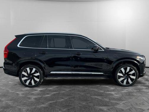 2023 Volvo XC90 Recharge Plug-In Hybrid T8 Ultimate Bright Theme 7-Seater