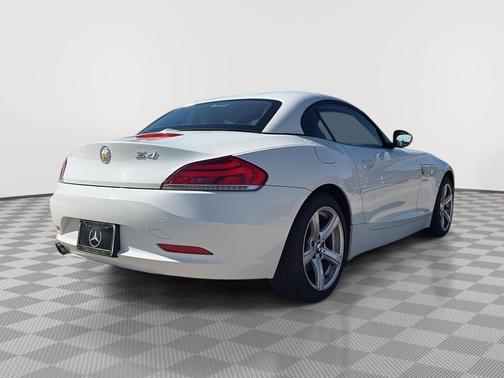 Alpine White 2011 BMW Z4 sDrive30i