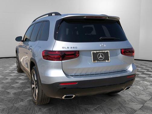 2025 Mercedes-Benz GLB 250 4MATIC