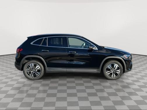 Night Black 2025 Mercedes-Benz GLA 250 4MATIC