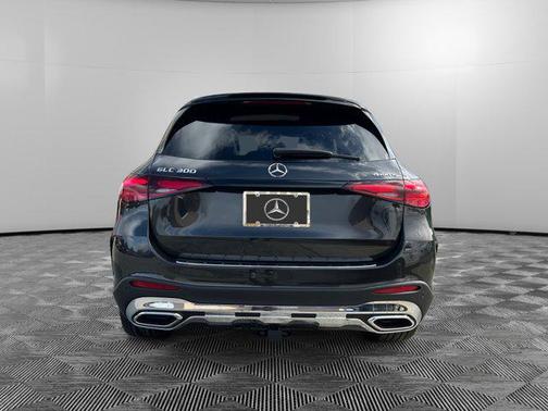 2026 Mercedes-Benz GLC 300 4MATIC
