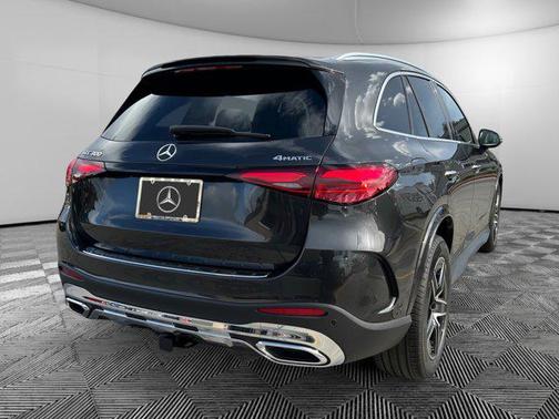 2026 Mercedes-Benz GLC 300 4MATIC