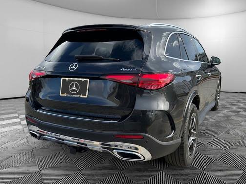 2026 Mercedes-Benz GLC 300 4MATIC