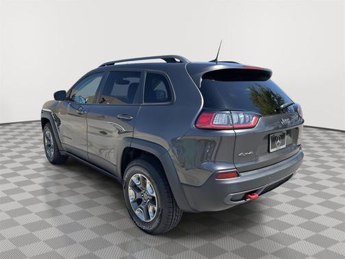 Granite Crystal Metallic Clearcoat 2019 Jeep Cherokee Trailhawk