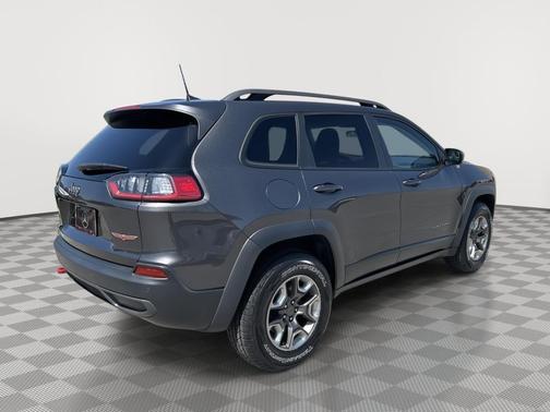 Granite Crystal Metallic Clearcoat 2019 Jeep Cherokee Trailhawk