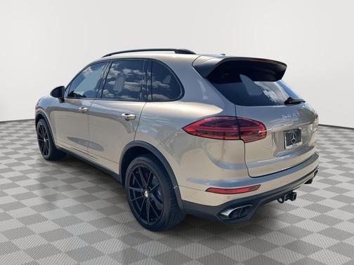 Palladium Metallic 2015 Porsche Cayenne Turbo