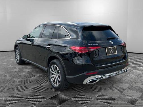 2025 Mercedes-Benz GLC 300 4MATIC