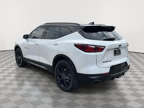 Iridescent Pearl Tricoat 2022 Chevrolet Blazer RS