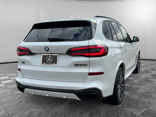 2022 BMW X5 M50i