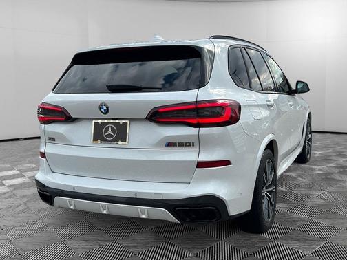 2022 BMW X5 M50i