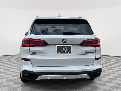 2022 BMW X5 M50i