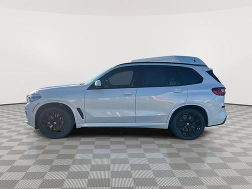 2022 BMW X5 M50i