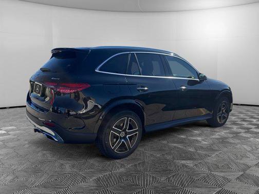 2026 Mercedes-Benz GLC 300 4MATIC