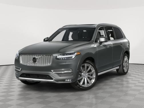 2016 Volvo XC90 T6 Momentum