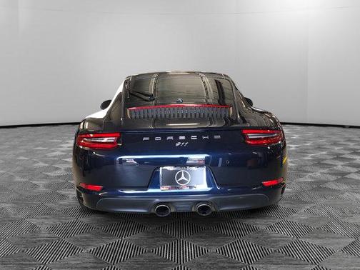 2017 Porsche 911 Carrera