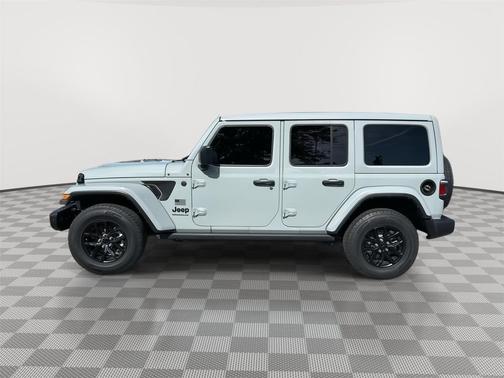Earl Clearcoat 2023 Jeep Wrangler 4-Door Freedom 4x4