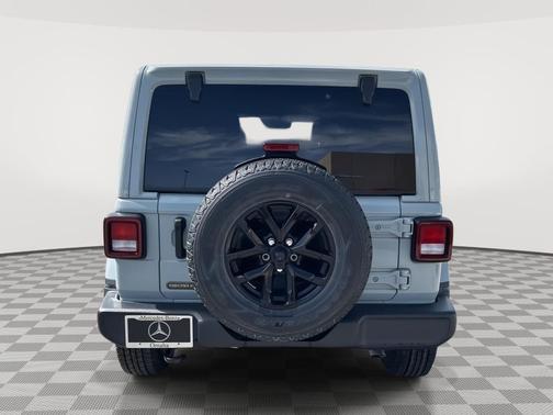 Earl Clearcoat 2023 Jeep Wrangler 4-Door Freedom 4x4