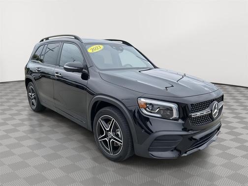 Night Black 2023 Mercedes-Benz GLB 250 4MATIC