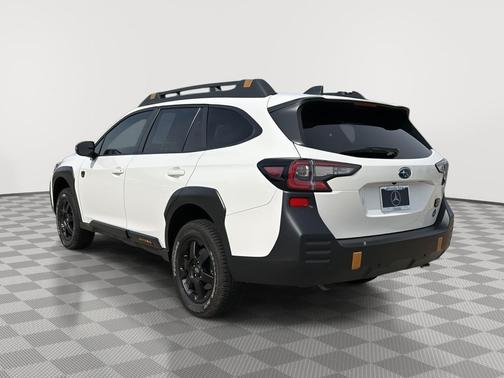 Crystal White Pearl 2025 Subaru Outback Wilderness