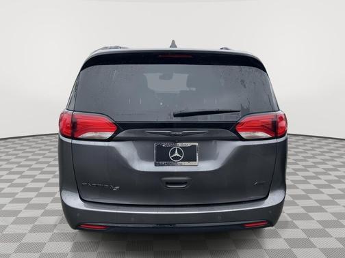 Granite Crystal Metallic Clearcoat 2020 Chrysler Pacifica L