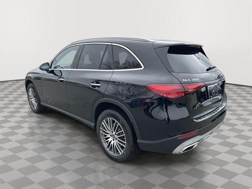 BLACK 2026 Mercedes-Benz GLC 300 4MATIC