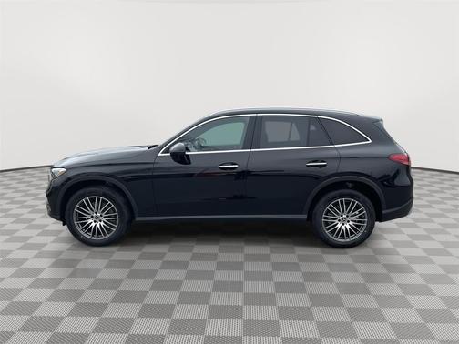 BLACK 2026 Mercedes-Benz GLC 300 4MATIC