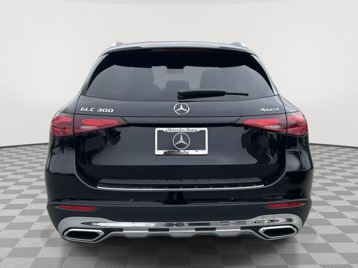 BLACK 2026 Mercedes-Benz GLC 300 4MATIC