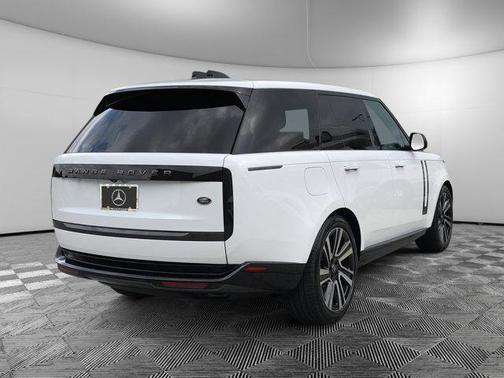 2023 Land Rover Range Rover P530 SE